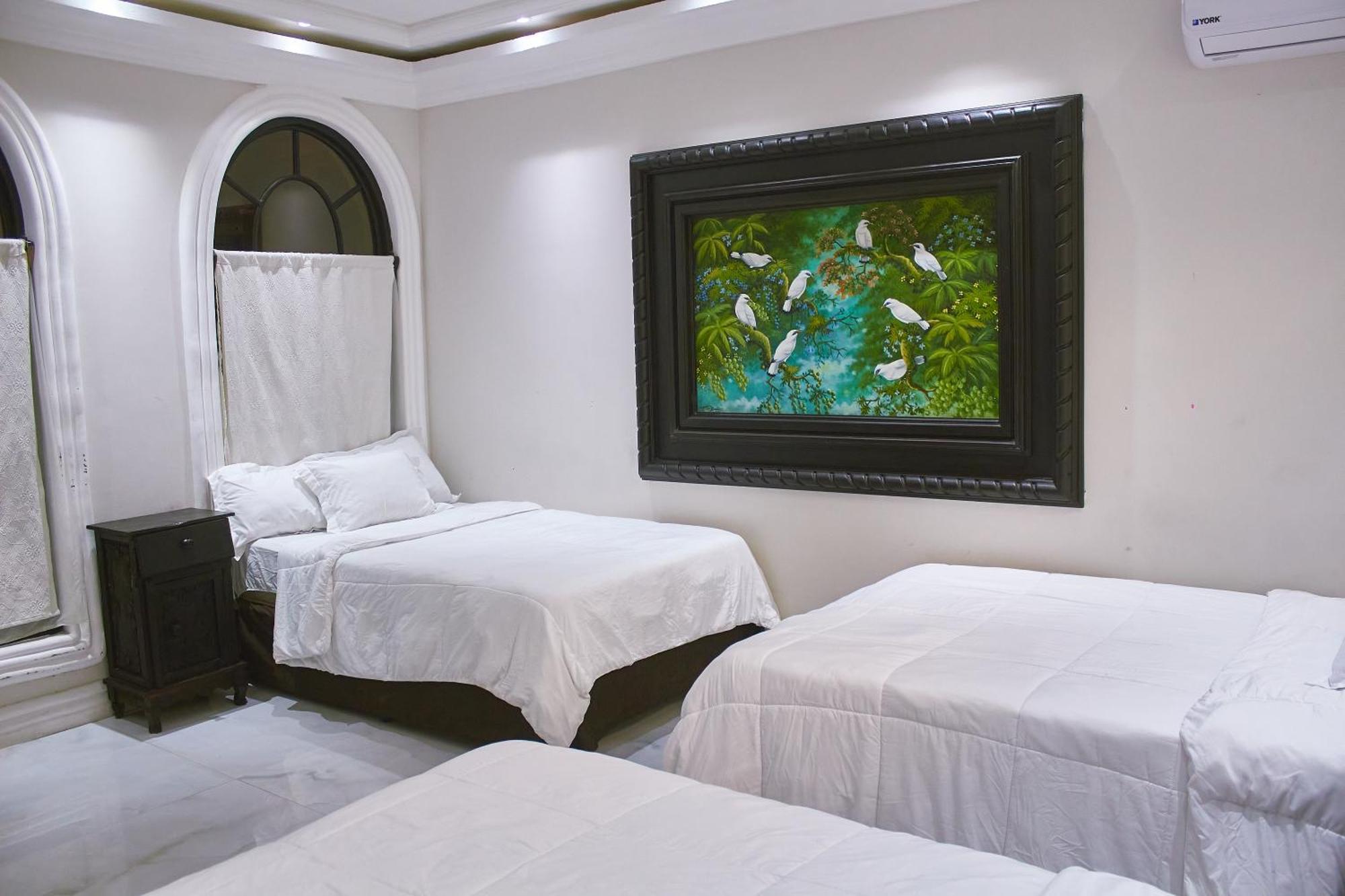 Hotel Villa Antigua ซานซัลวาดอร์ ภายนอก รูปภาพ