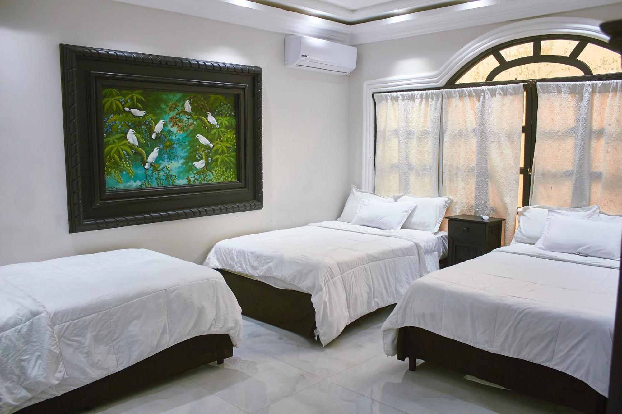 Hotel Villa Antigua ซานซัลวาดอร์ ภายนอก รูปภาพ