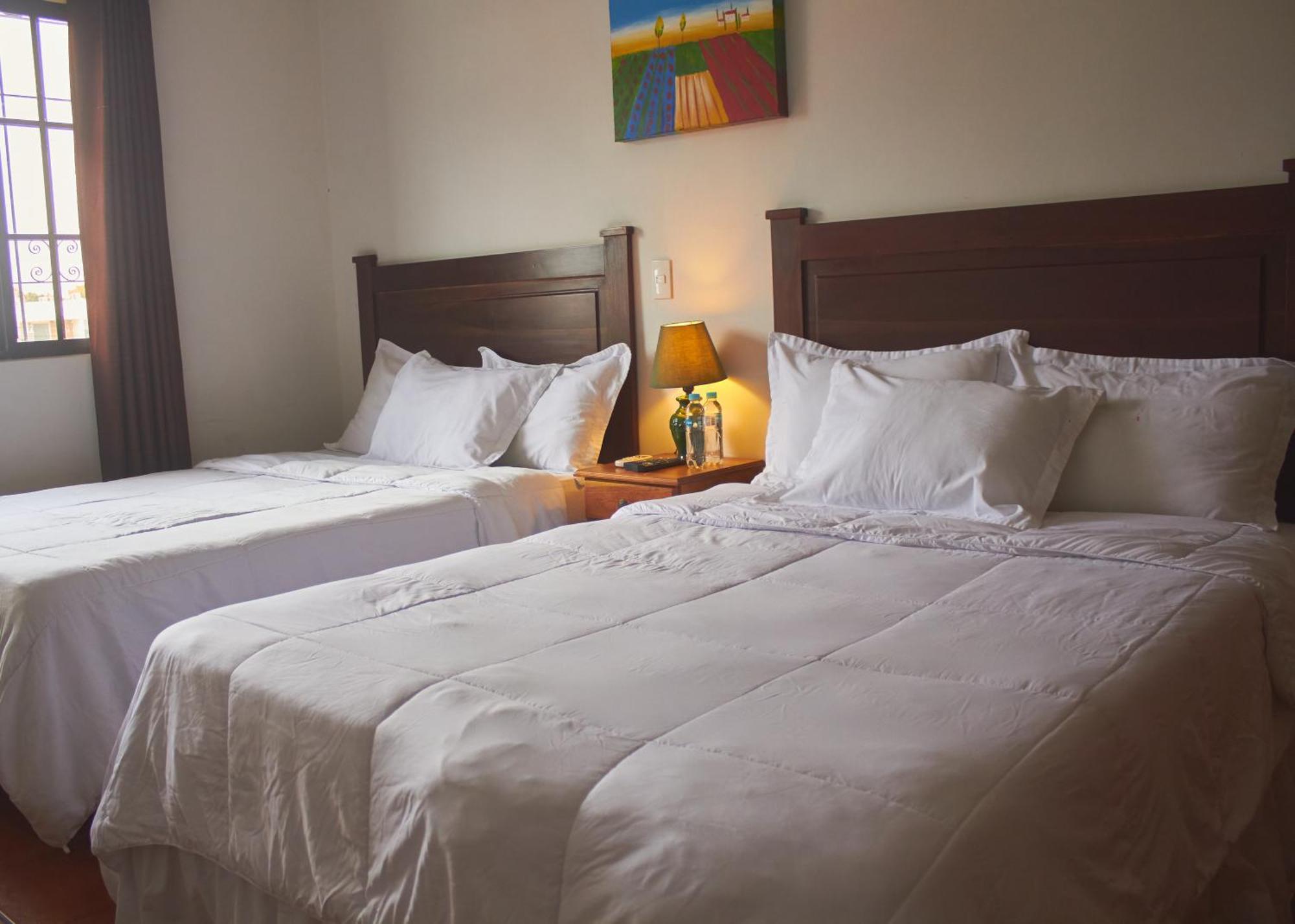 Hotel Villa Antigua ซานซัลวาดอร์ ภายนอก รูปภาพ